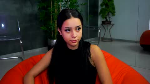 Selena online show from 09/22/25, 06:54