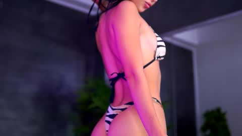 Selena online show from 09/26/25, 07:40