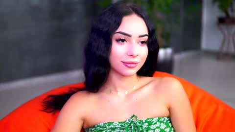 Selena online show from 10/01/25, 06:58