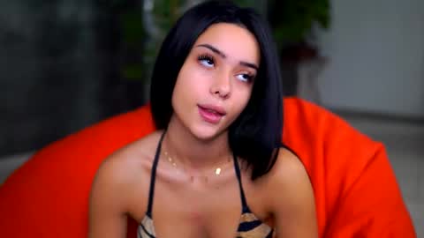 Selena online show from 10/03/25, 08:28