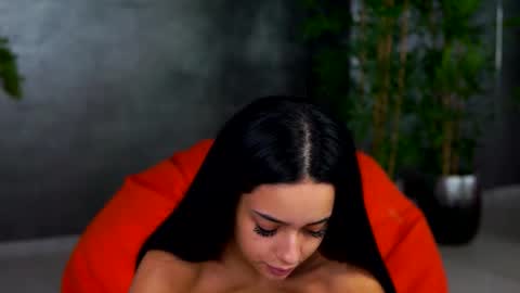 Selena online show from 10/24/25, 05:53