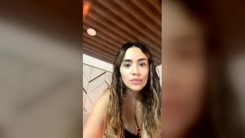 Nathalie online show from 12/17/25, 02:39