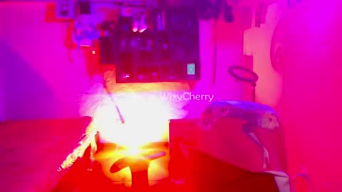 Snapshot of cherrywix chatting on 10/05/25, 11:02 cherrywix online show from 10/05/25, 11:02