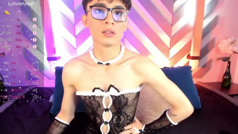 Snapshot of cherryy_boy chatting on 01/28/25, 12:11 Matias online show from 01/28/25, 12:11