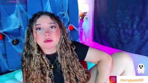 Snapshot of cherryyquen chatting on 10/17/25, 08:00 Cherry Queen online show from 10/17/25, 08:00
