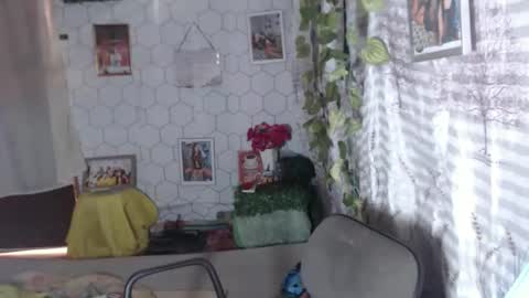 Snapshot of chescahotxxxl chatting on 11/10/25, 11:15 chescahotxxxl online show from 11/10/25, 11:15