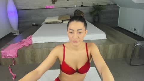 Chiara online show from 02/25/25, 05:52