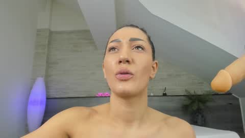 Chiara online show from 02/25/25, 12:03