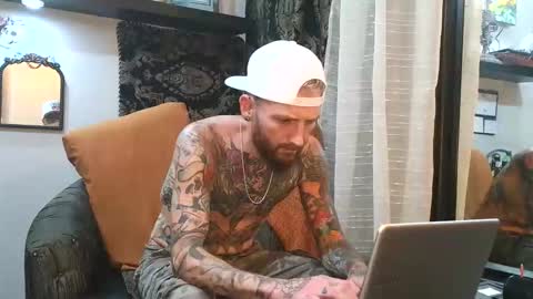 Snapshot of chiarov chatting on 04/12/26, 05:01 chiarov online show from 04/12/26, 05:01