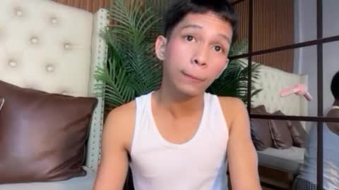 chick_renz online show from 06/01/26, 02:19
