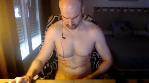 Snapshot of chicocam1983 chatting on 09/27/25, 04:12 chicocam1983 online show from 09/27/25, 04:12