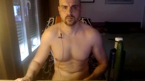 Snapshot of chicocam1983 chatting on 04/04/26, 04:04 chicocam1983 online show from 04/04/26, 04:04