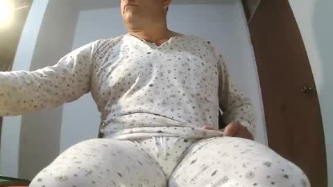 Snapshot of chicoguapo8 chatting on 11/27/25, 12:07 jorge online show from 11/27/25, 12:07