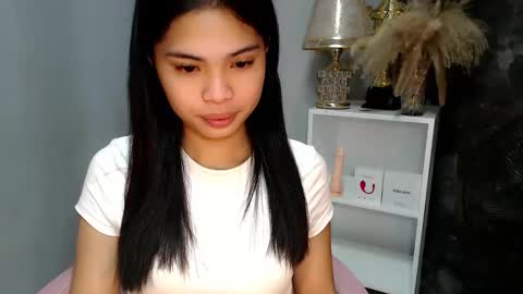 Snapshot of chictemptation_ chatting on 04/02/26, 12:30 CRISTINE3. online show from 04/02/26, 12:30