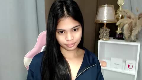 Snapshot of chictemptation_ chatting on 04/18/26, 10:32 CRISTINE3. online show from 04/18/26, 10:32