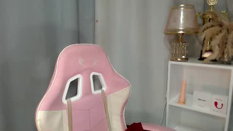 Snapshot of chictemptation_ chatting on 05/03/26, 04:29 CRISTINE3. online show from 05/03/26, 04:29