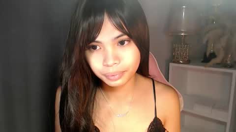 Snapshot of chictemptation_ chatting on 05/05/26, 11:24 CRISTINE3. online show from 05/05/26, 11:24
