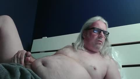 Snapshot of chiguitar chatting on 11/04/25, 09:58 chiguitar online show from 11/04/25, 09:58