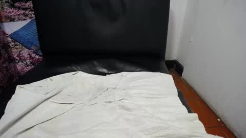 Chikys   online show from 09/14/25, 05:01