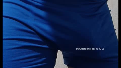 chili_boy online show from 10/15/25, 07:08