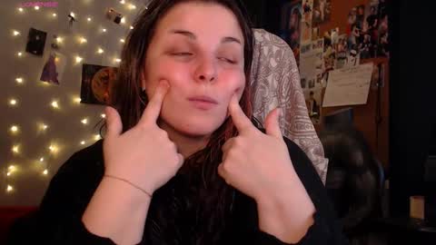 Saya online show from 10/07/25, 05:26