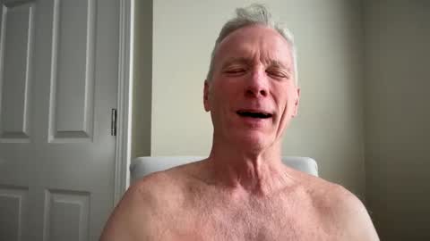 Snapshot of chill_with_john chatting on 10/29/25, 06:42 John online show from 10/29/25, 06:42