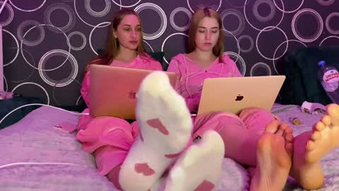 Snapshot of chillgoddess chatting on 12/06/24, 07:01 Goddess Vika - owner of all ur money online show from 12/06/24, 07:01