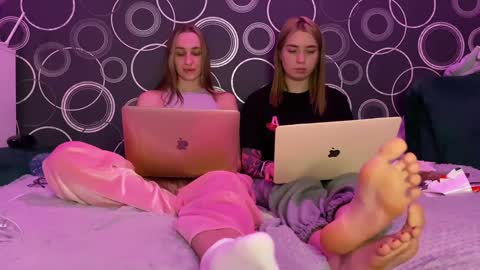 Snapshot of chillgoddess chatting on 12/08/24, 08:58 Goddess Vika - owner of all ur money online show from 12/08/24, 08:58