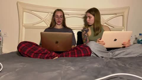 Snapshot of chillgoddess chatting on 12/30/24, 06:38 Goddess Vika - owner of all ur money online show from 12/30/24, 06:38