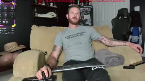 Snapshot of chillinthemosttt chatting on 11/14/25, 02:43 Chillinthemosttt online show from 11/14/25, 02:43