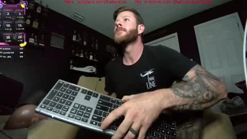 Snapshot of chillinthemosttt chatting on 11/26/25, 04:13 Chillinthemosttt online show from 11/26/25, 04:13