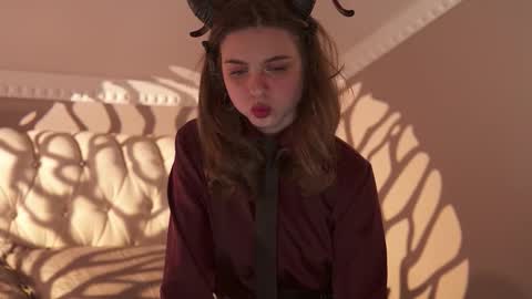 Hanna online show from 10/31/25, 04:08