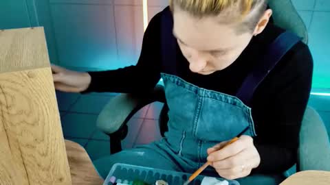 Bella online show from 11/22/25, 09:19