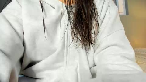 Snapshot of chillwithcamii chatting on 10/30/25, 11:11 yoursensualparadise online show from 10/30/25, 11:11