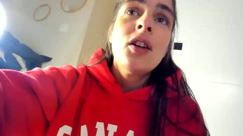 Snapshot of chillwithcamii chatting on 11/21/25, 07:29 yoursensualparadise online show from 11/21/25, 07:29