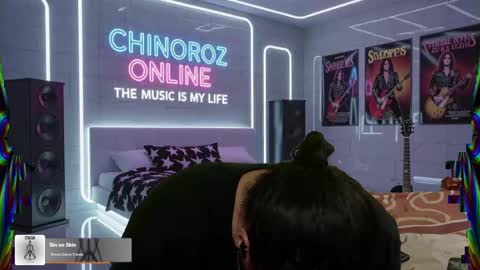 Snapshot of chinoroz chatting on 09/21/25, 07:26 Enrique online show from 09/21/25, 07:26