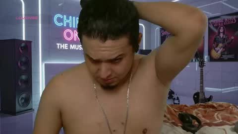 Snapshot of chinoroz chatting on 09/22/25, 07:38 Enrique online show from 09/22/25, 07:38