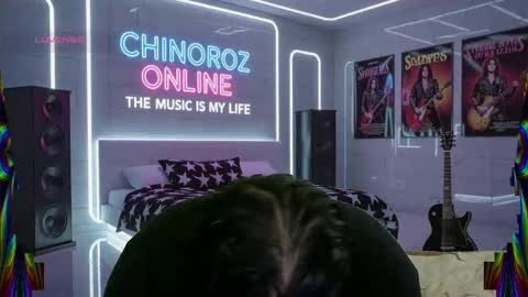 Snapshot of chinoroz chatting on 09/27/25, 06:29 Enrique online show from 09/27/25, 06:29