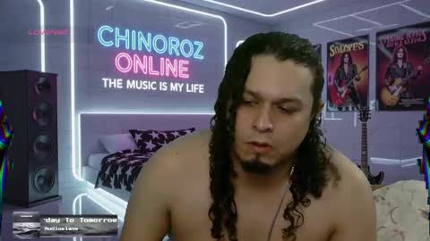 Snapshot of chinoroz chatting on 09/30/25, 06:29 Enrique online show from 09/30/25, 06:29
