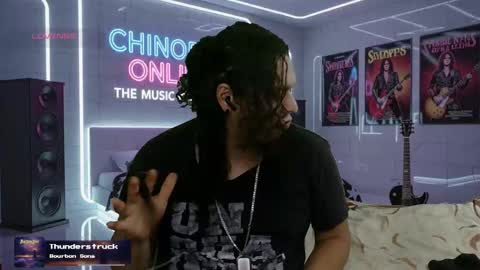 Snapshot of chinoroz chatting on 09/30/25, 06:46 Enrique online show from 09/30/25, 06:46