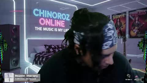 Snapshot of chinoroz chatting on 10/05/25, 12:20 Enrique online show from 10/05/25, 12:20
