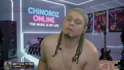 Snapshot of chinoroz chatting on 10/21/25, 12:44 Enrique online show from 10/21/25, 12:44