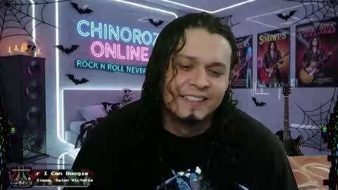 Snapshot of chinoroz chatting on 10/27/25, 06:17 Enrique online show from 10/27/25, 06:17