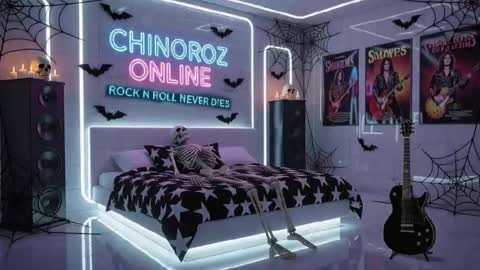 Snapshot of chinoroz chatting on 10/31/25, 02:34 Enrique online show from 10/31/25, 02:34