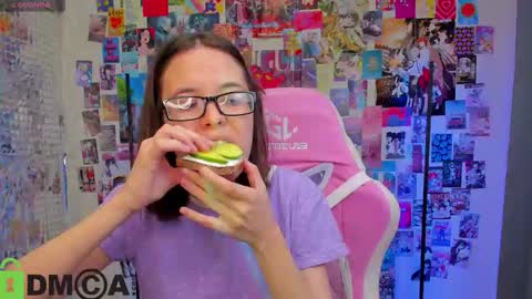 Snapshot of chio_mio chatting on 10/12/25, 01:59 chio_mio online show from 10/12/25, 01:59