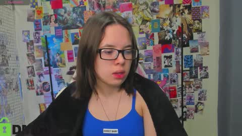 Snapshot of chio_mio chatting on 10/15/25, 02:11 chio_mio online show from 10/15/25, 02:11