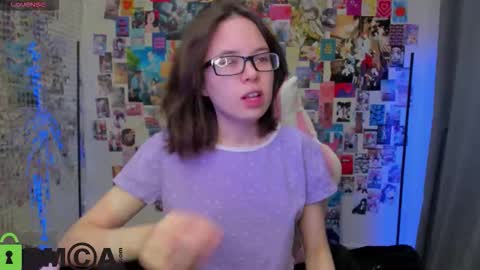 Snapshot of chio_mio chatting on 10/22/25, 02:23 chio_mio online show from 10/22/25, 02:23