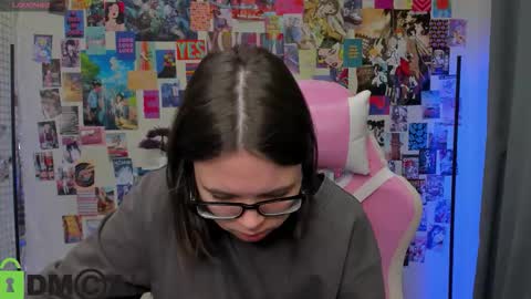 Snapshot of chio_mio chatting on 10/23/25, 02:44 chio_mio online show from 10/23/25, 02:44