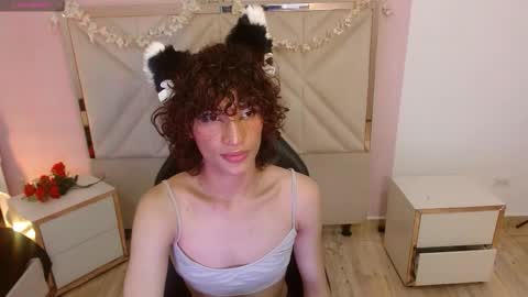 Snapshot of chipi_tay chatting on 11/20/25, 07:35 chipi_tay online show from 11/20/25, 07:35