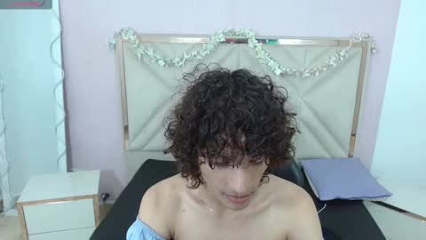 Snapshot of chipi_tay chatting on 11/28/25, 07:05 chipi_tay online show from 11/28/25, 07:05